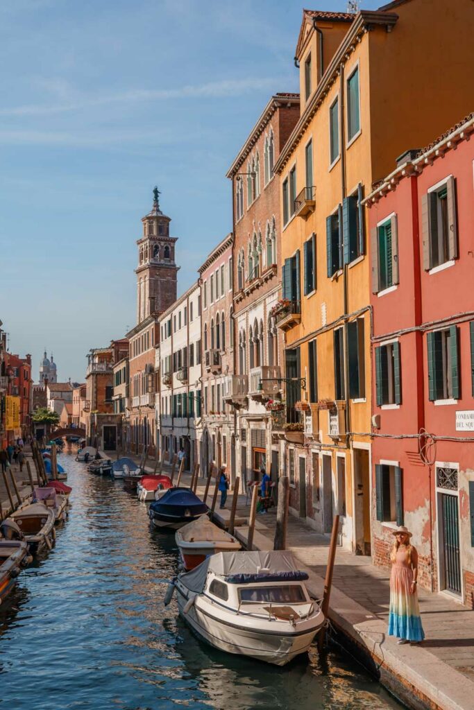 Dorsoduro - where to stay at Venice Italy for nightlife.